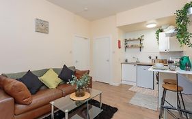 Cozy 1B Groundfloor - 8 Minute From City Centre